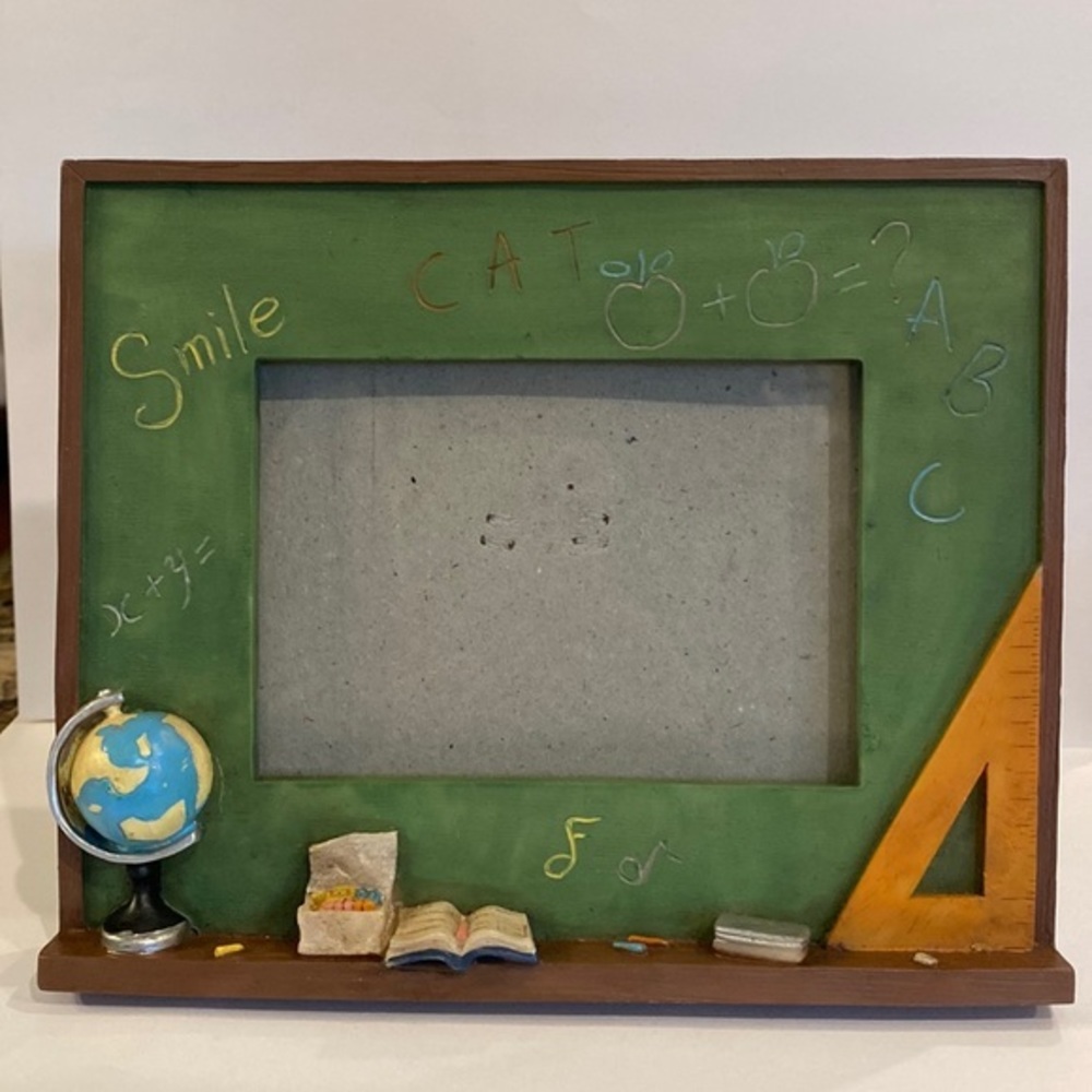 School picture‎ frame